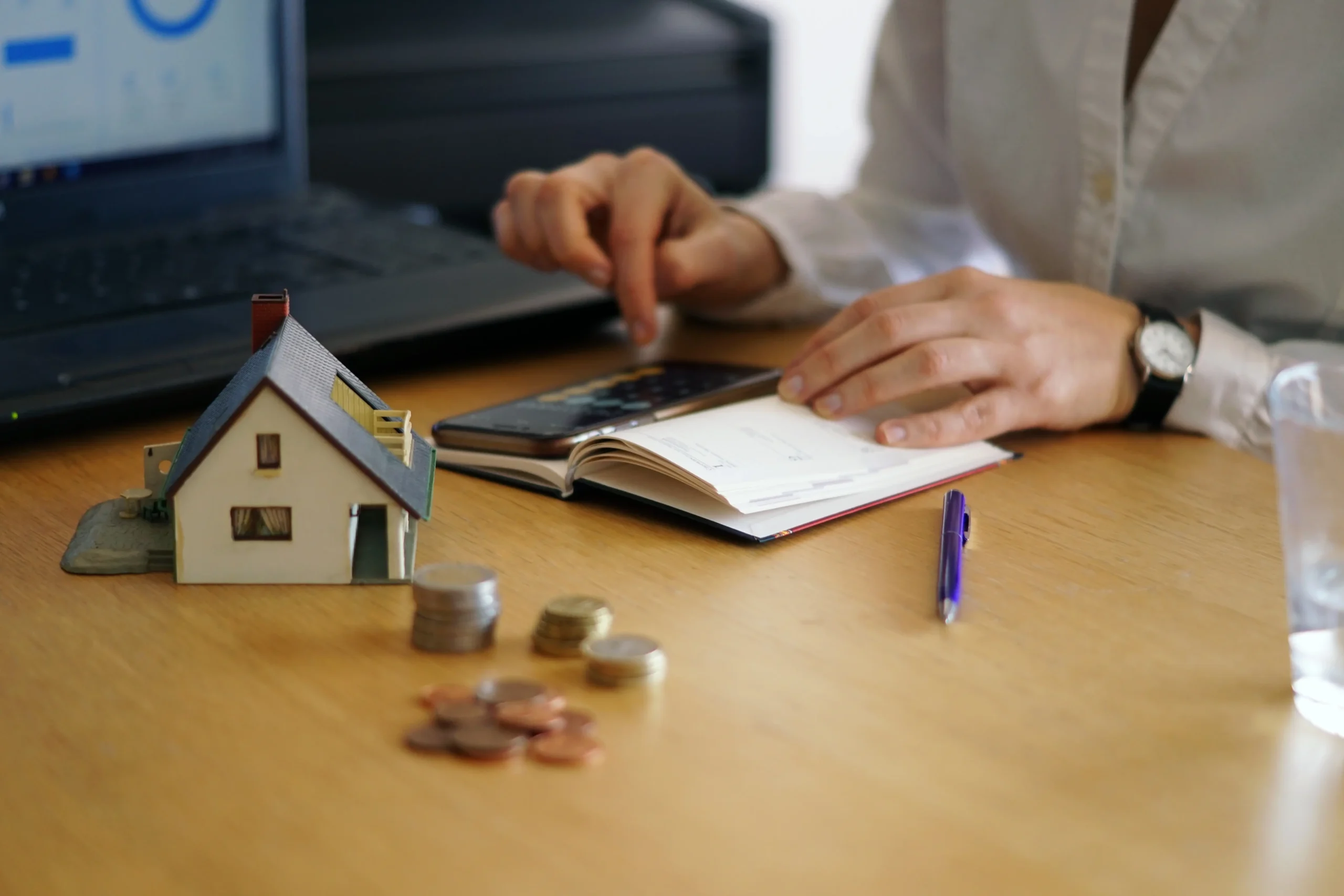 We provide comprehensive valuations of physical property assets for purposes such as inventory management, asset tracking, and bailment agreements. Our detailed assessments support accurate record-keeping and contractual compliance across various industries.